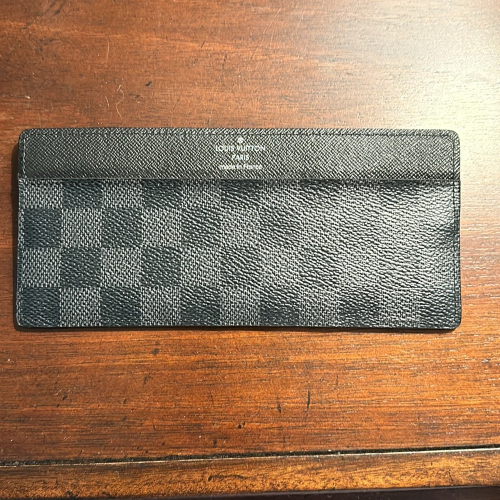 EUC Louis Vuitton Damier Graphite Long Card Holder